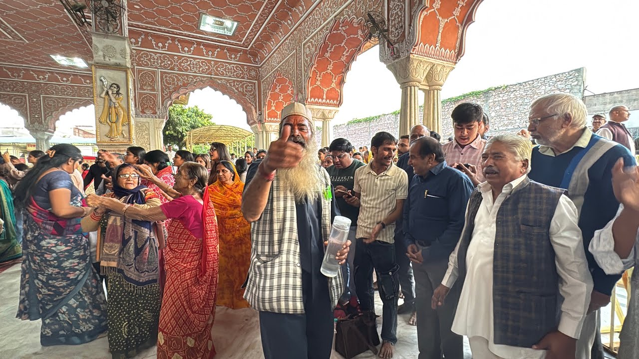 मन का सुकून यहीं है  Govind Dev Ji का ये भजन दिल को पिघला देगा…✨अगर  सुकून मिला हो तो ❤️ ज़रूर दबाएँ