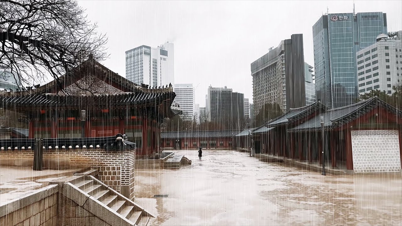 (4K) Walking in Heavy Rain | Korean Heritage | Binaural Rain Sounds | South Korea | 고궁 빗소리 비오는 날