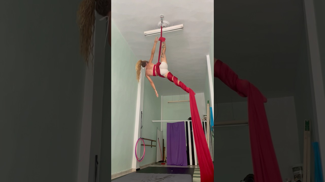 Helicopter aerial silks drop / aerial silks / circus 🎪 #aerialsilks #aerialdance #circus