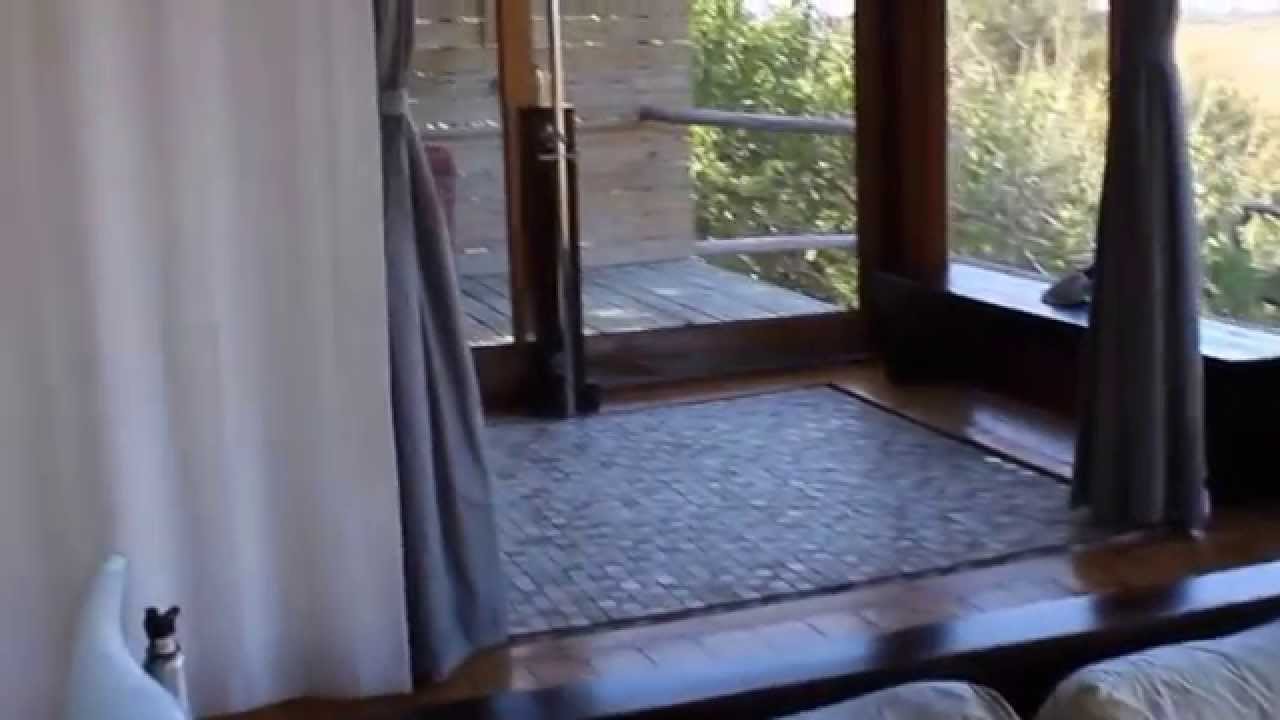 Rooms at Vumbura Plains Camp
