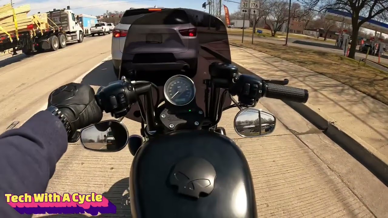 Pure Exhaust sound on the #iron883 with winds up to 35MPH! #harleydavidson #exhaustsound