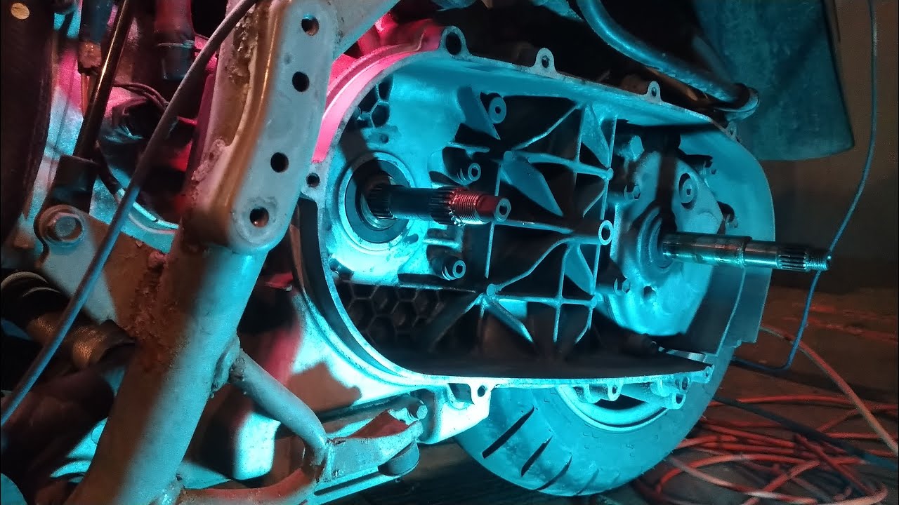 Разборка Suzuki Skywave 400 K43. Часть первая - пластик.