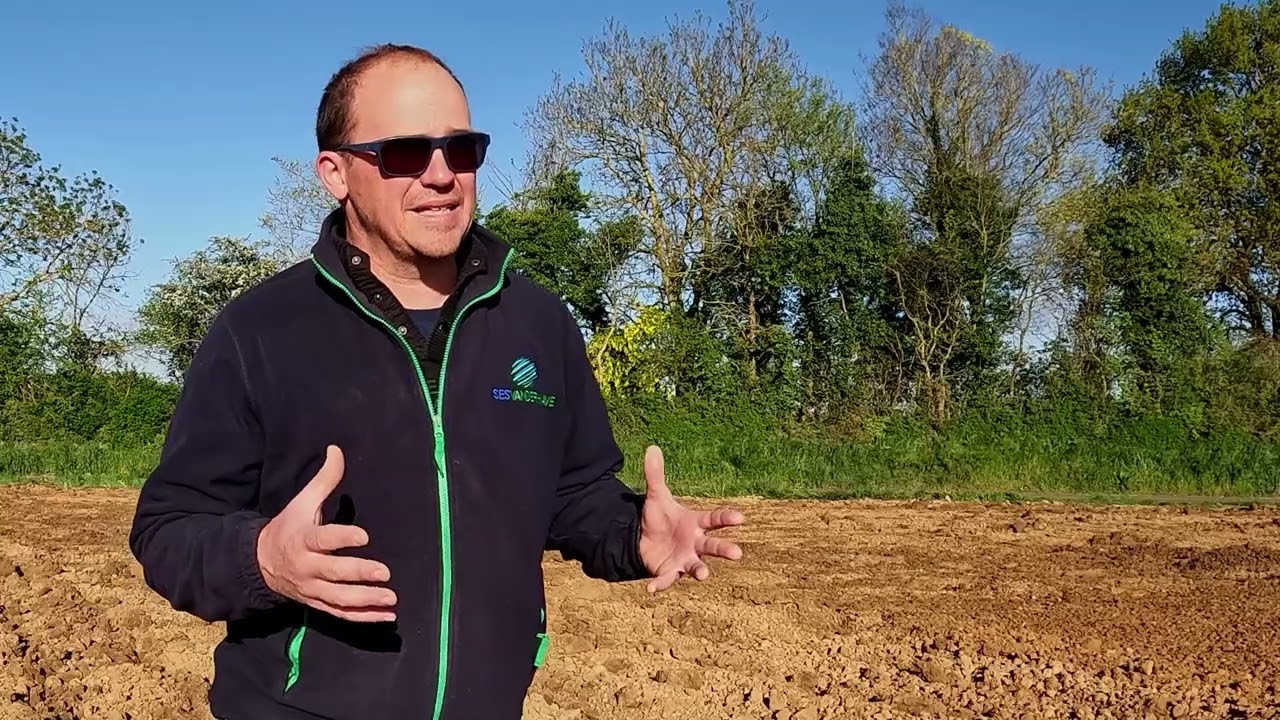 préparation des terres à  pommes de terre 🥔  avec les fendt 930 et 722