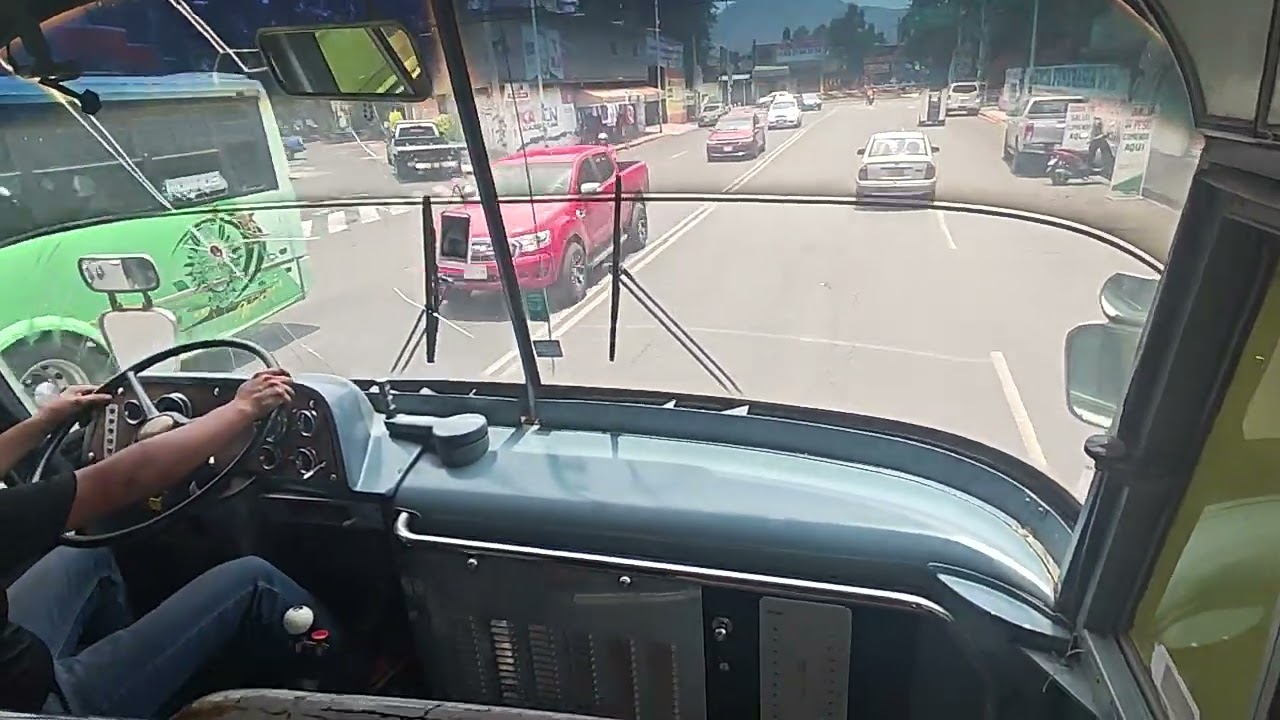 Pilotiando un Dina olímpico motor 8v 71