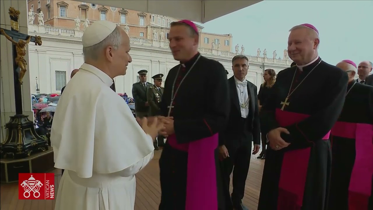 Polscy biskupi u Leona XIV: abp Wojda, z biskupami pomocniczymi , oraz bp Sawczuk z Drohiczyna