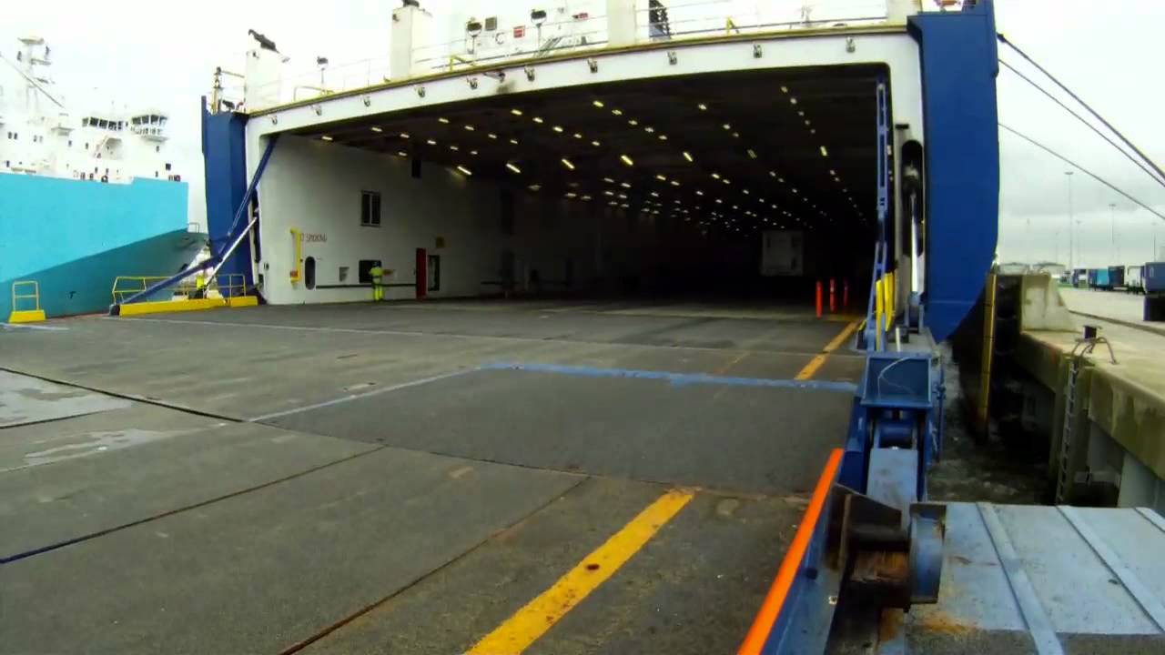 Strategic sea-lift at minimum cost