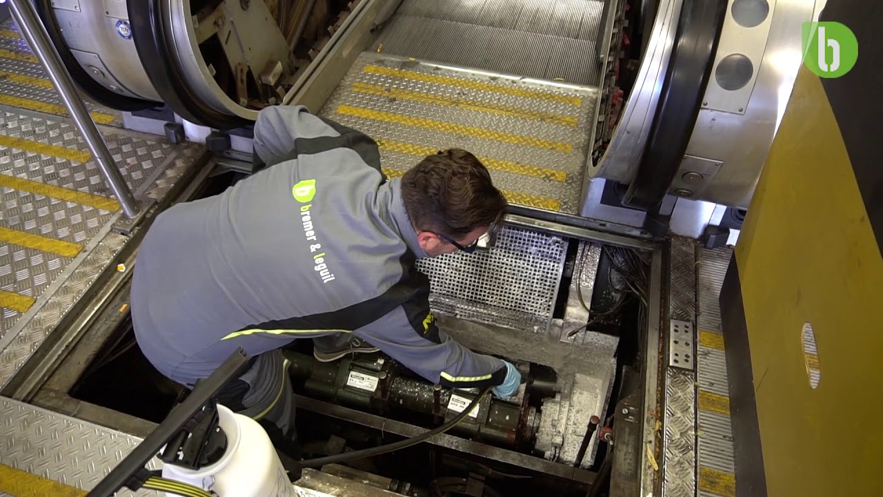 Reinigung Fahrtreppe