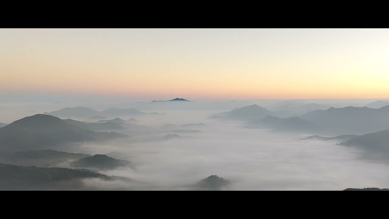 Lambasingi views in early morning in monsoon season 
