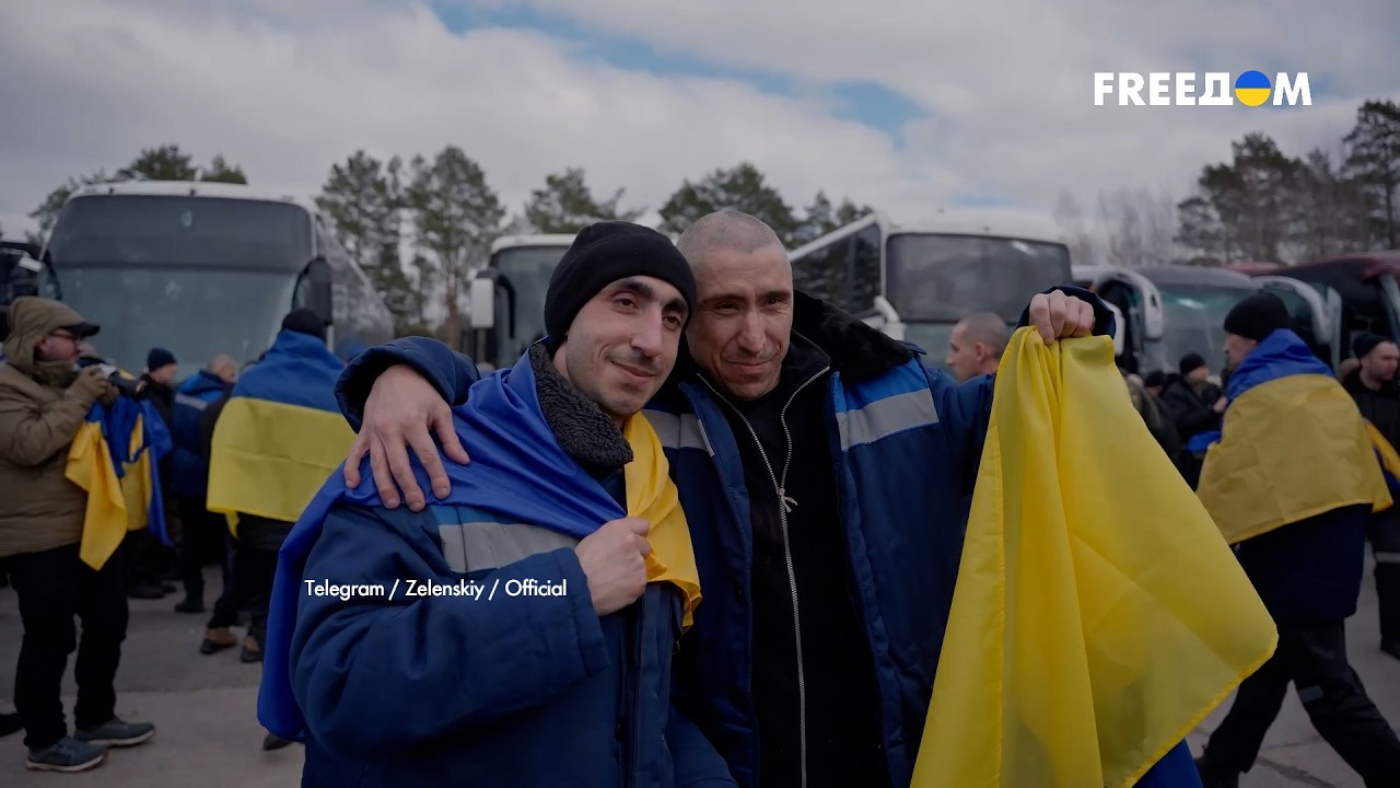 💥 ЭМОЦИОНАЛЬНЫЕ КАДРЫ! 300 защитников вернулись домой из заключения в РФ