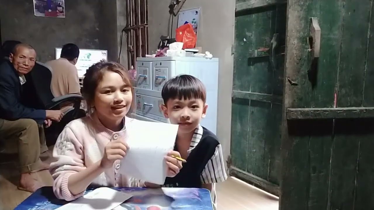 Mẹ Tí Hon cho Bon làm bài kiểm tra toán trước khi Bon muốn đi chơi || MẸ TÍ HON