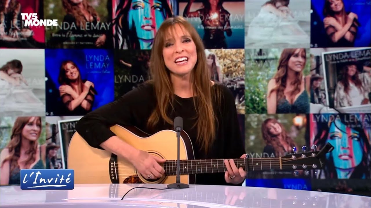 Lynda LEMAY, bouleversée, chante en direct son amour du public