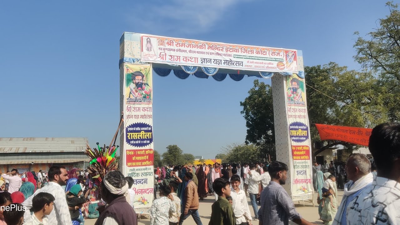 # राजस्थान का सबसे बड़ा भंडारा इटावा में 2 ट्रक आलू  15 क्यूंटल टमाटर 200000 papalic 