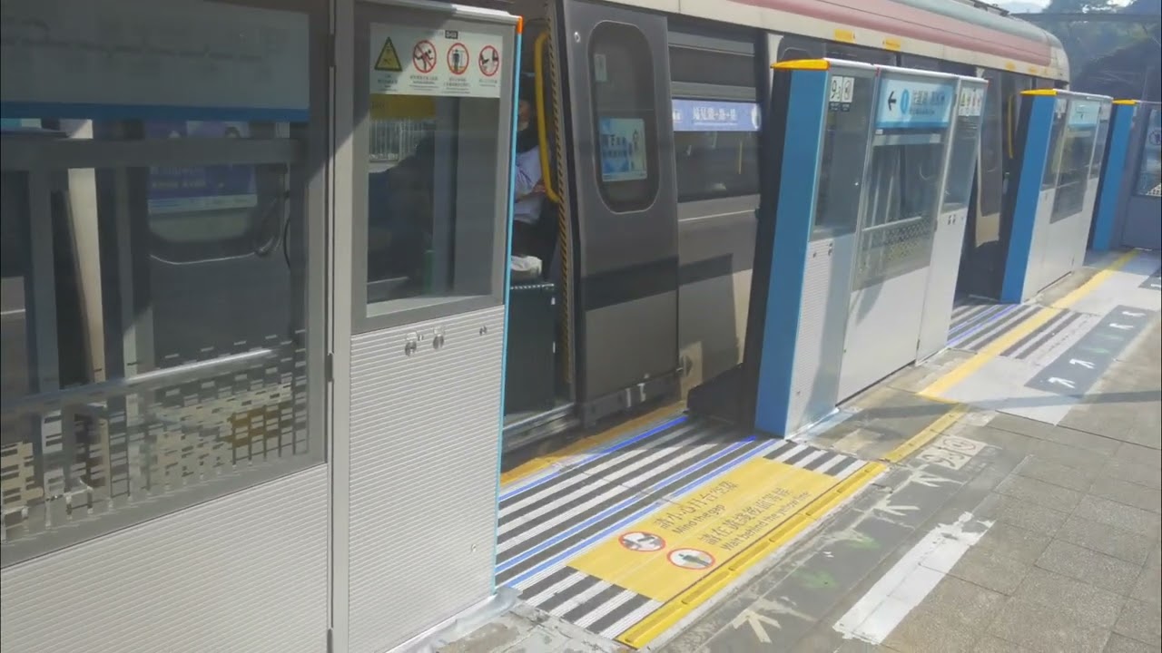 【港鐵東鐵綫大學站1號月台新到站往落馬洲列車廣播】港鐵東鐵綫 R-train D025/D027 駛入及駛離大學站1號月台