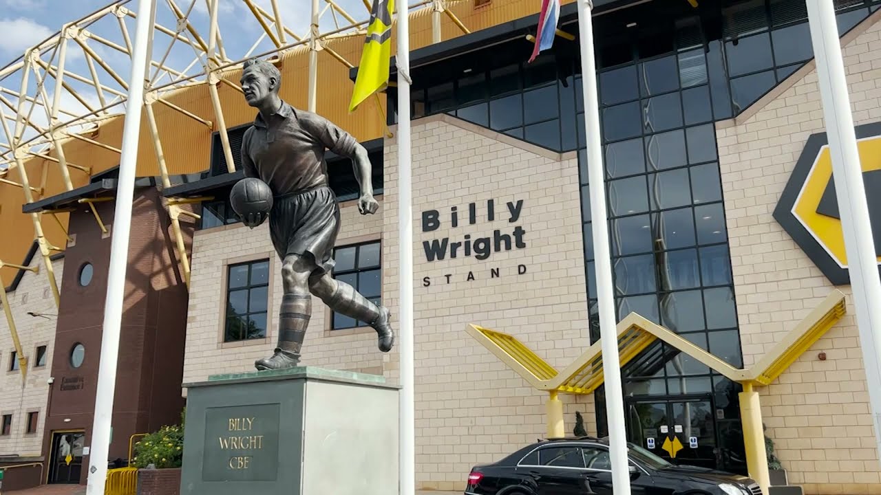 WALKING AROUND MOLINEAUX STADIUM AND STORE - FREE STOCK FOOTAGE