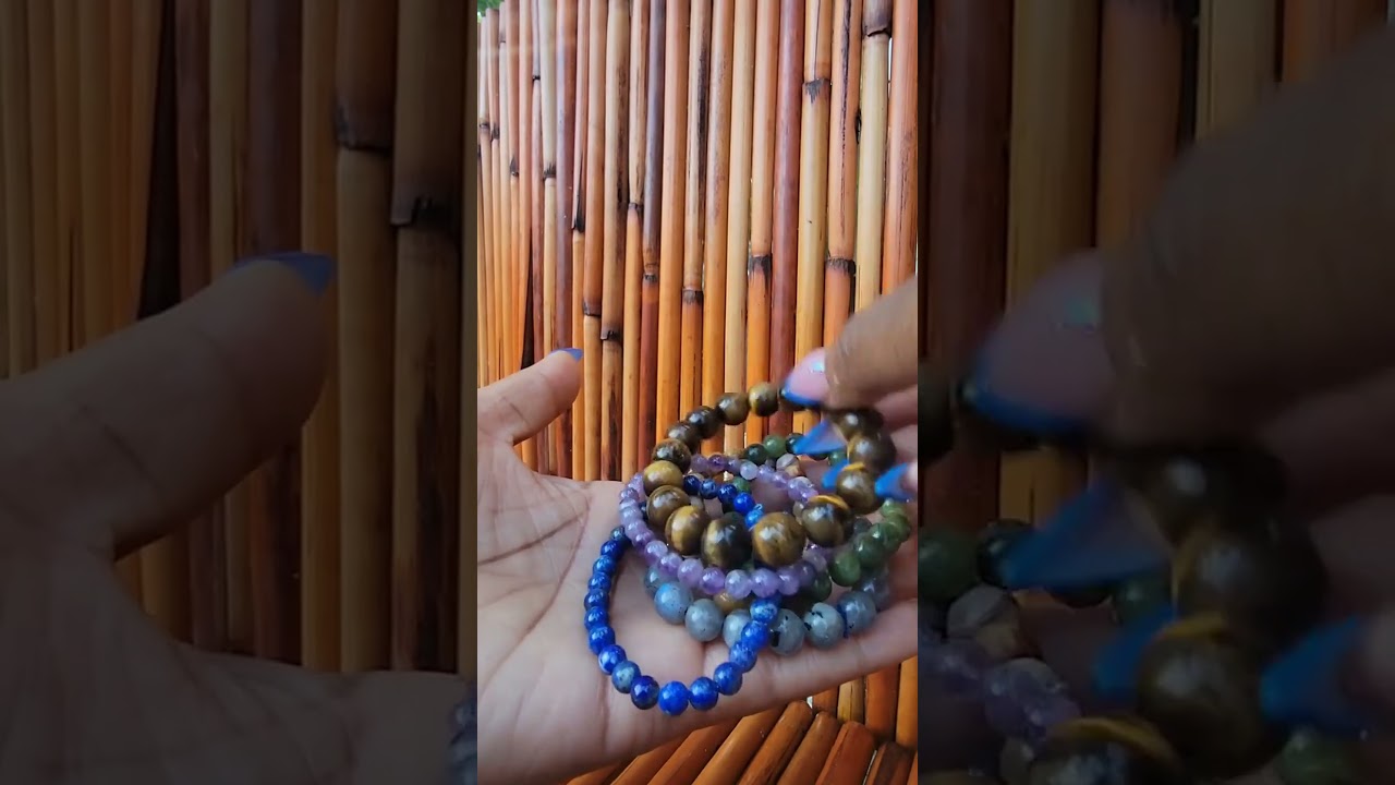 Packing orders with love: bracelets & pendants 