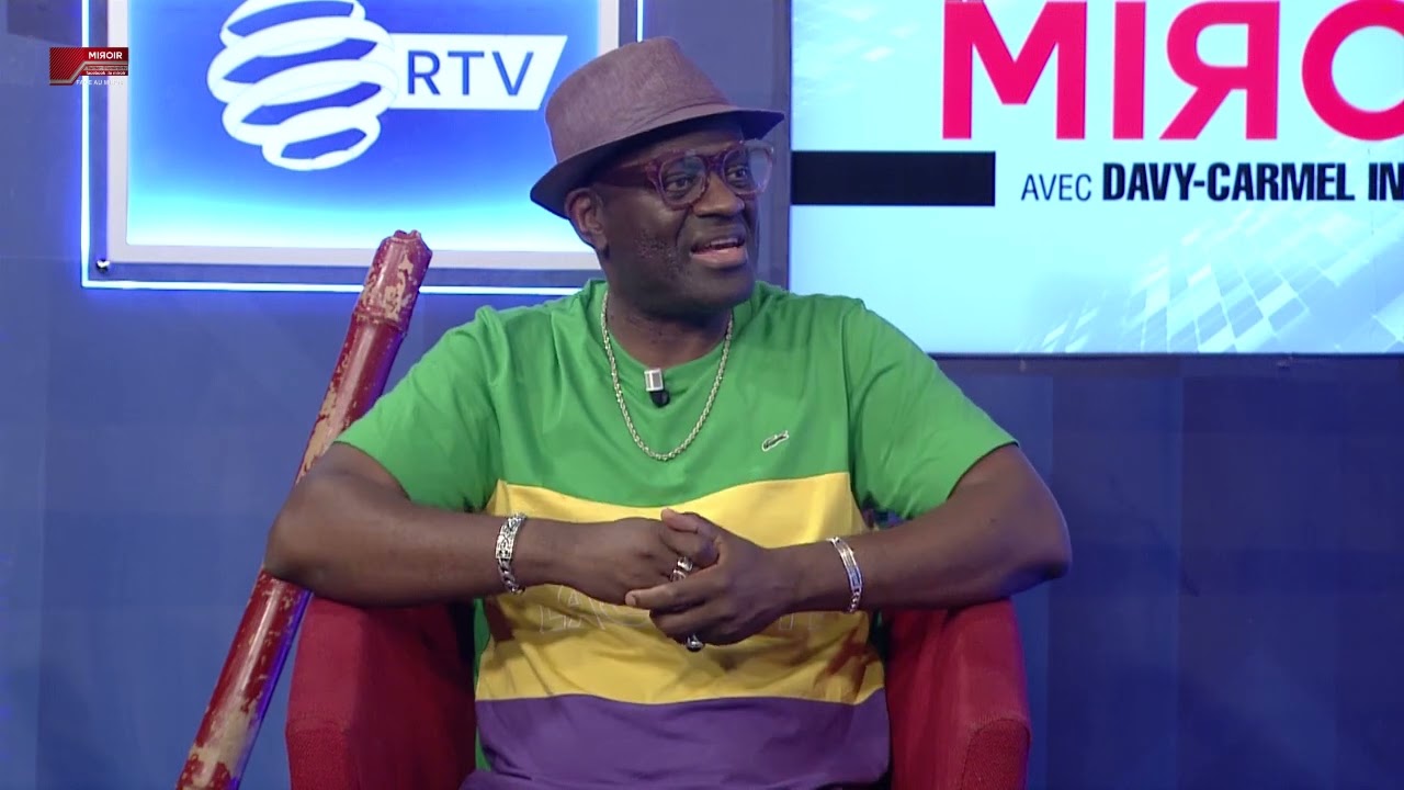 L'écrivain Alain Mabanckou parle de sa carrière et de son enfance au Congo