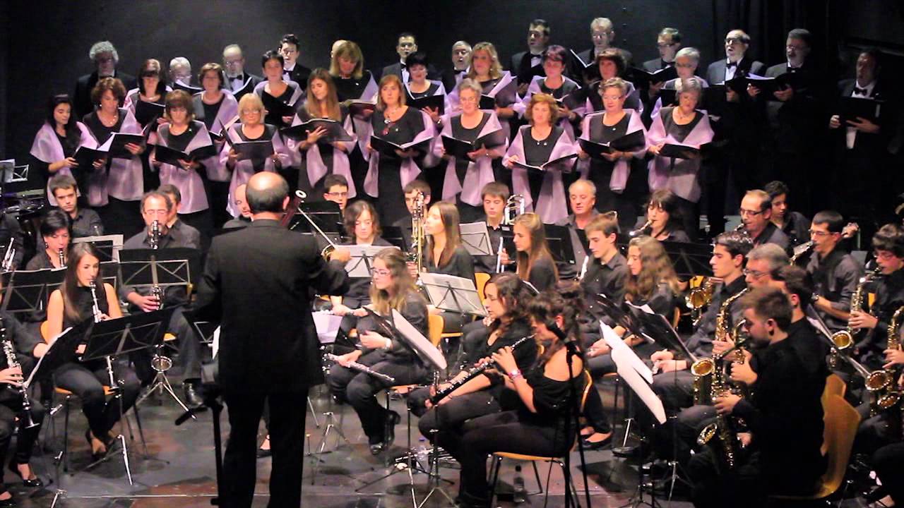 Coral Erreniega Abesbatza y la Banda de Música de Zizur Mayor