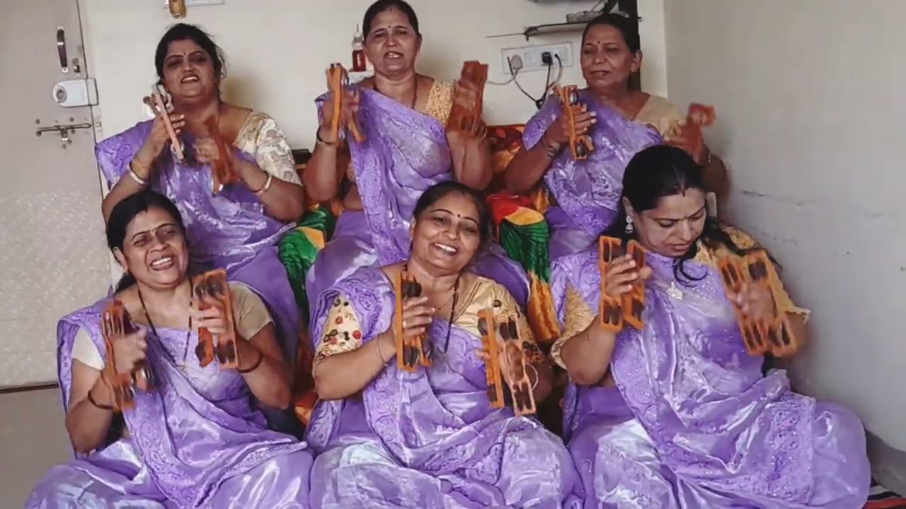 હરિદ્વાર માં ભોળાનાથના દર્શન કરાવી દે ગંગાજીમાં નાઈને પાવન થઈએ રે (નીચે લખેલું છે)