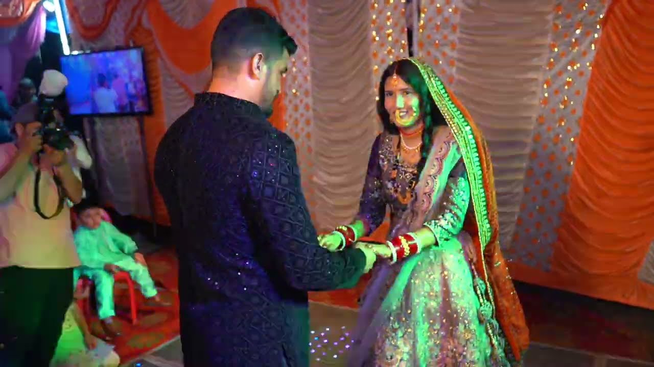 Reception Party|| दूल्हा दुल्हन का खूबसूरत सा Couple डांस|| Kumauni Couple dance||@AndeepVlogs