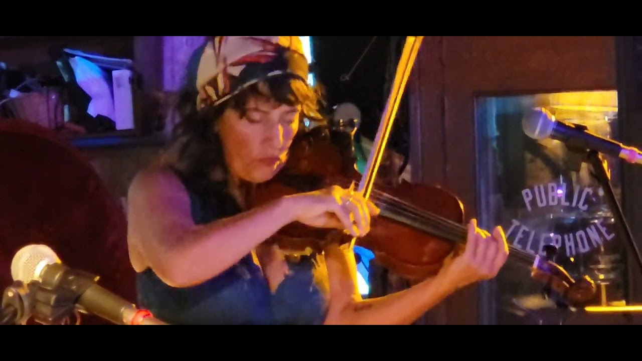 Christine Brebes: Buenos Aires Hora Cero (Piazzolla)