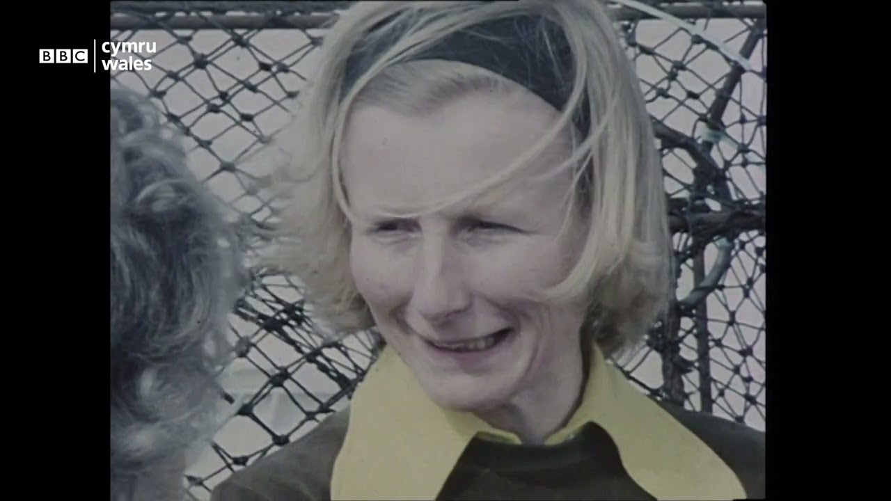 Helen Ramage ac Ifan Owen yn adrodd am y diwydiant cimychiaid Ynys Môn