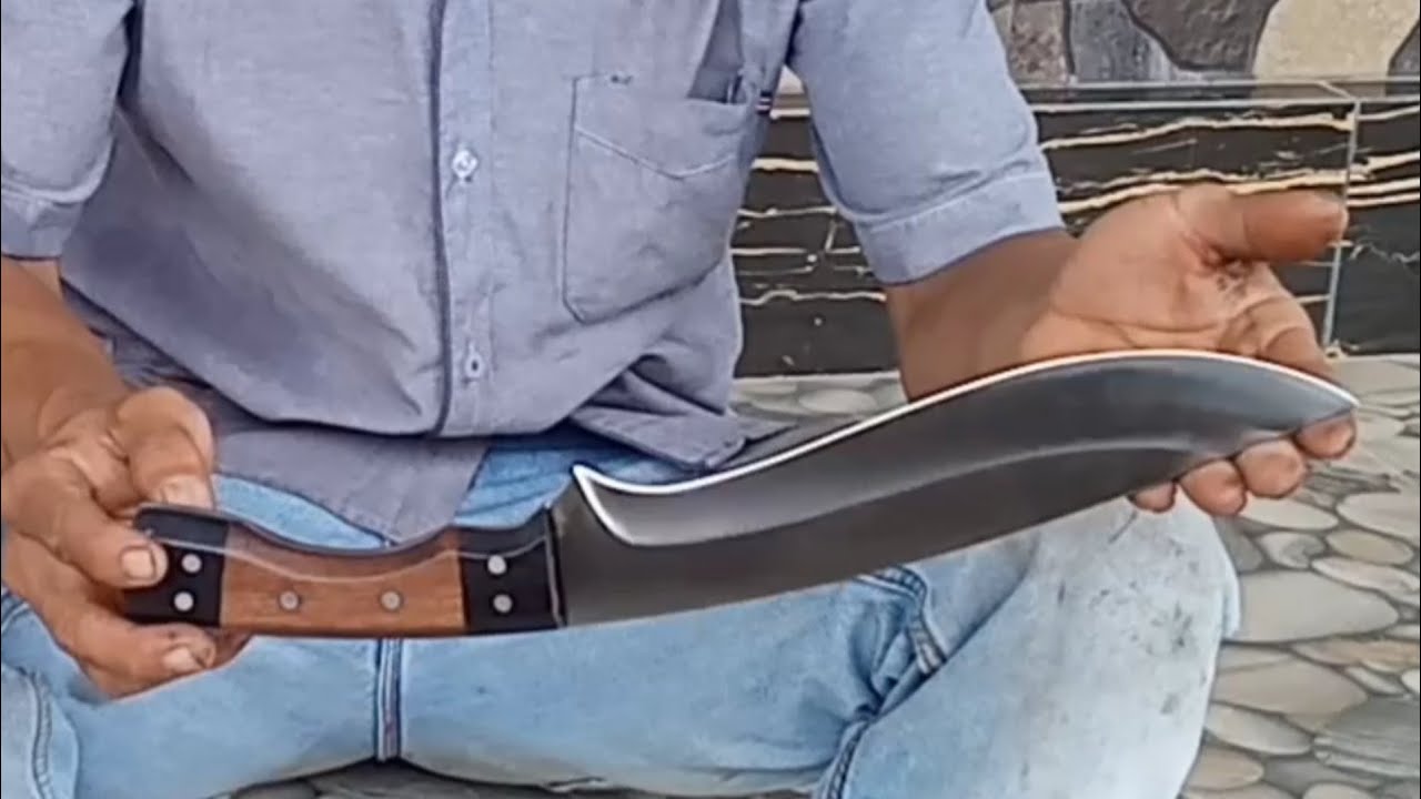 membuat pisau besar/make a hunting knife