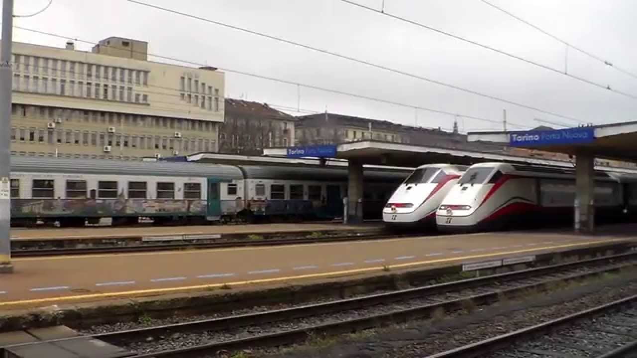 Annunci Trenitalia & SFM alla Stazione di Torino Porta Nuova