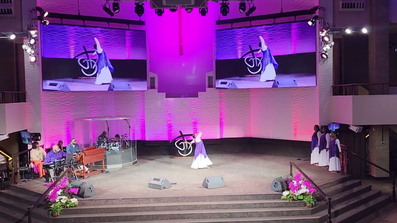 10 am Service- Don't Cry- Kirk Franklin & Family