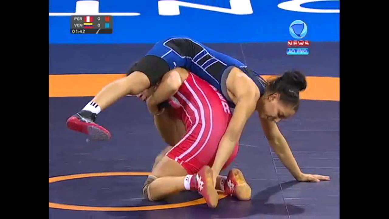 [HD] Venezuelana faz jogo sujo e d&aacute; dedada na rival durante luta greco romana - Pan de Toronto 2015