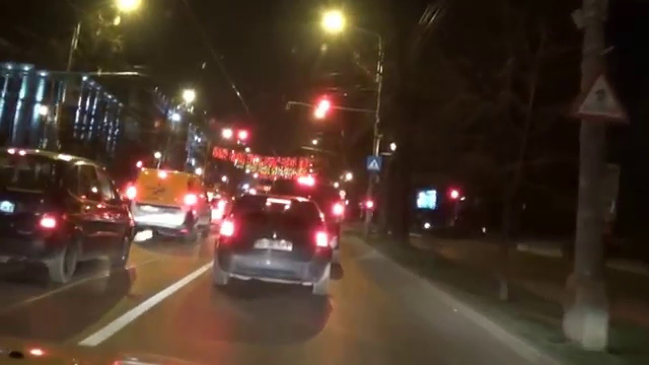 Pe inserate, la plimbare prin Iasul impodobit pentru sarbatorile de iarna...