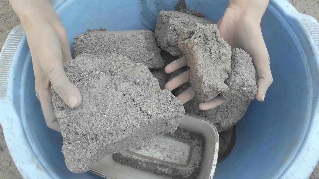 mud kitties dry crumbling in empty box📸💯☑️+water Asmr crumbling video 🔥💦💦🤤