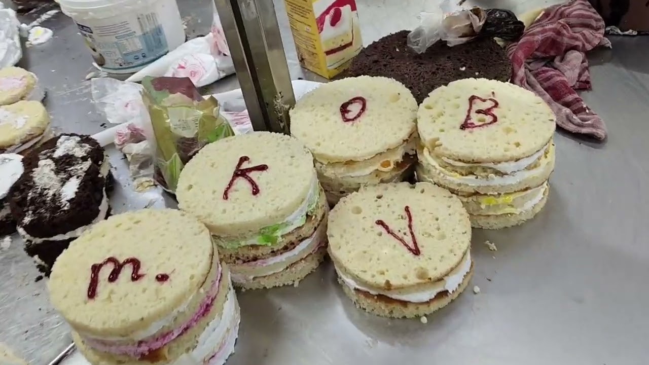 Aaj humne 500 gram aur kilo ka cake ready karke dikhaya 🎂🎂