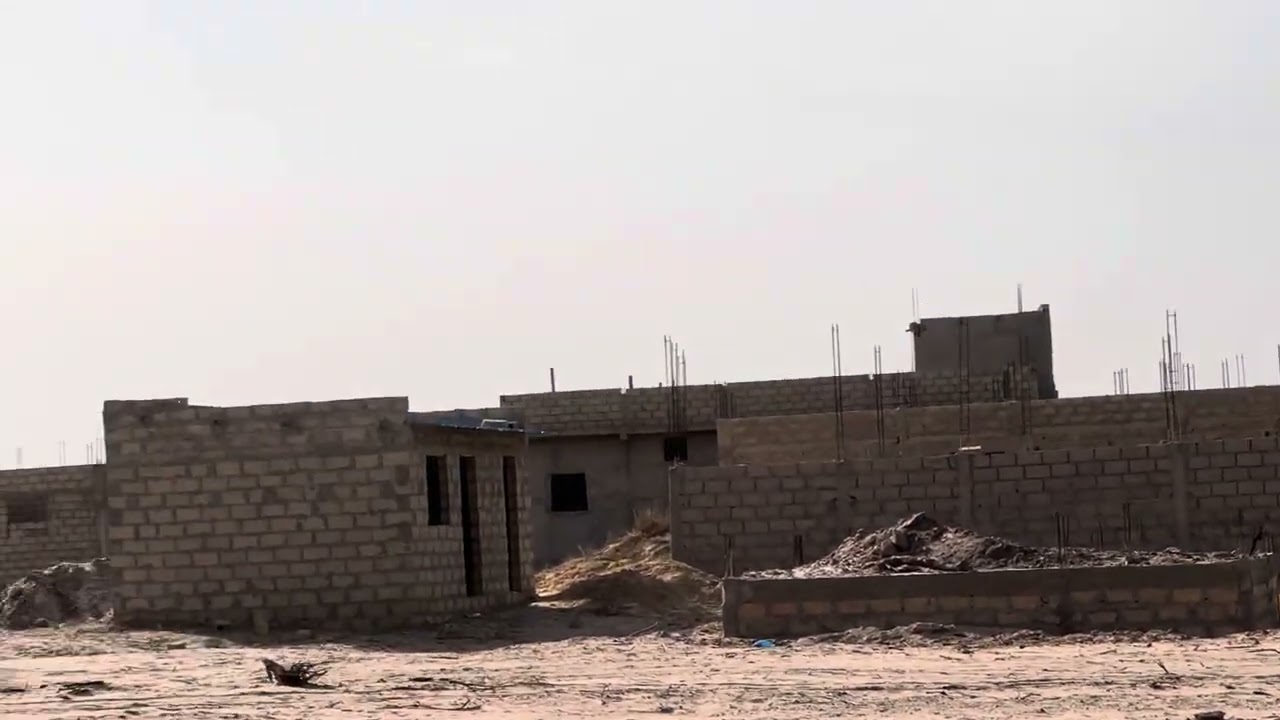 Très près de la prolongement vdn 3 Bambilor 300m2 à 7million ☎️77 887 25 13