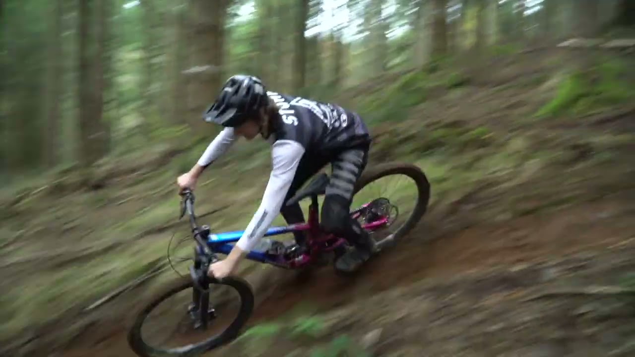 Alex Storr RAW -  Smooth mega skills on the incredible trails of North Wales!