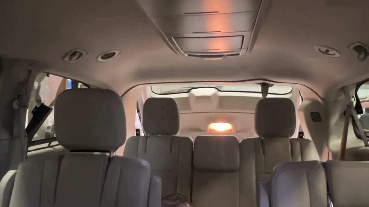 25L1362 - 2011 CHRYSLER TOWN & COUNTRY 3.6L ENGINE, FRONT POWER SEATS, REAR SLIDING DOORS, LIFTGATE