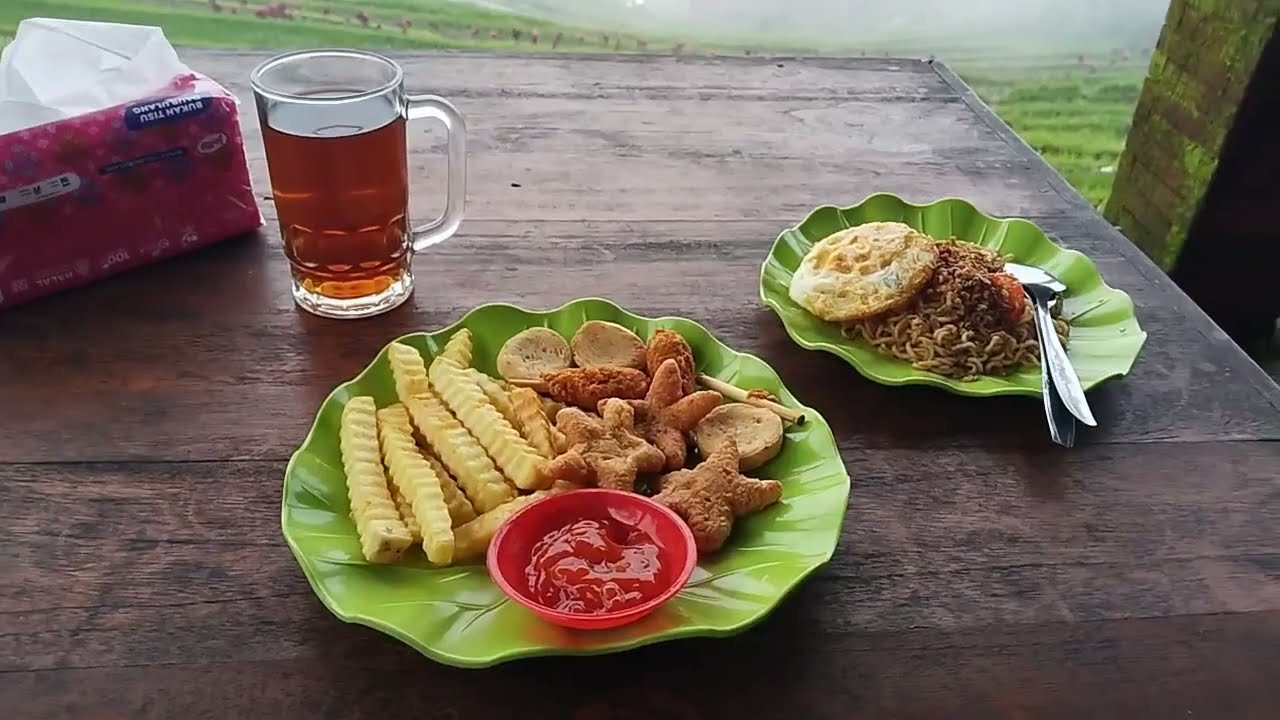 Jalur Tegallinggah - Munduk Kunci - Pintu Langit. 