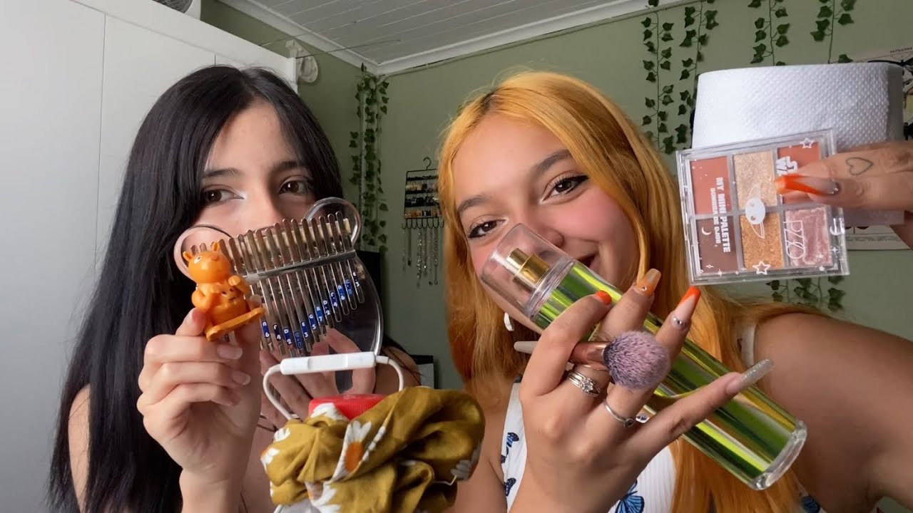ASMR TRIGGERS RANDOM CON MI PRIMA| MICRÓFONO CASERO| SOFIWI