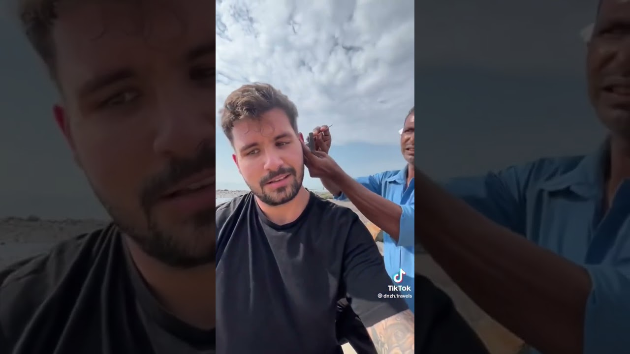 Чистка ушей на улице в Индии 🇮🇳