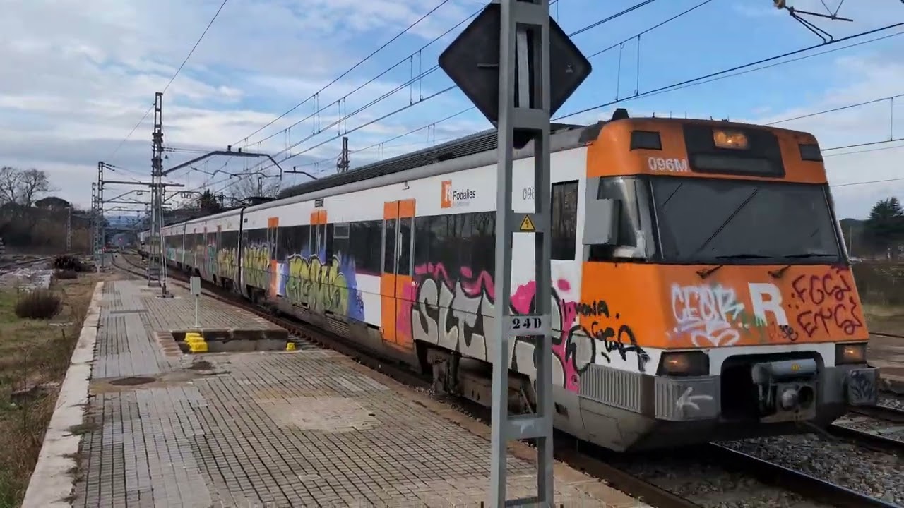 Caldes de Malavella, Renfe media distancia Barcelona-Sants a Figueres