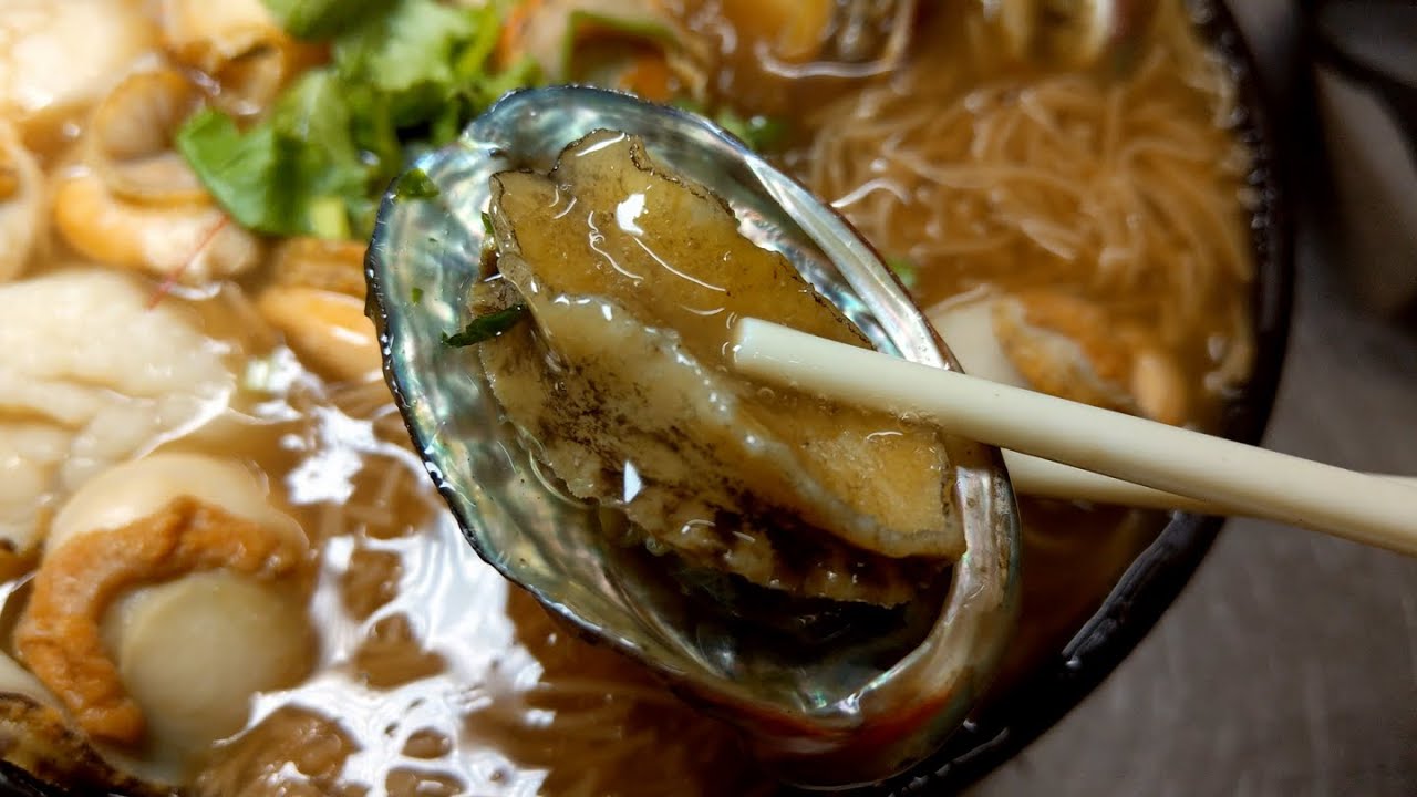 Taiwan Restaurant Food -  Thickened Rice Noodle Soup with Boiled Scallops and Small Abalones