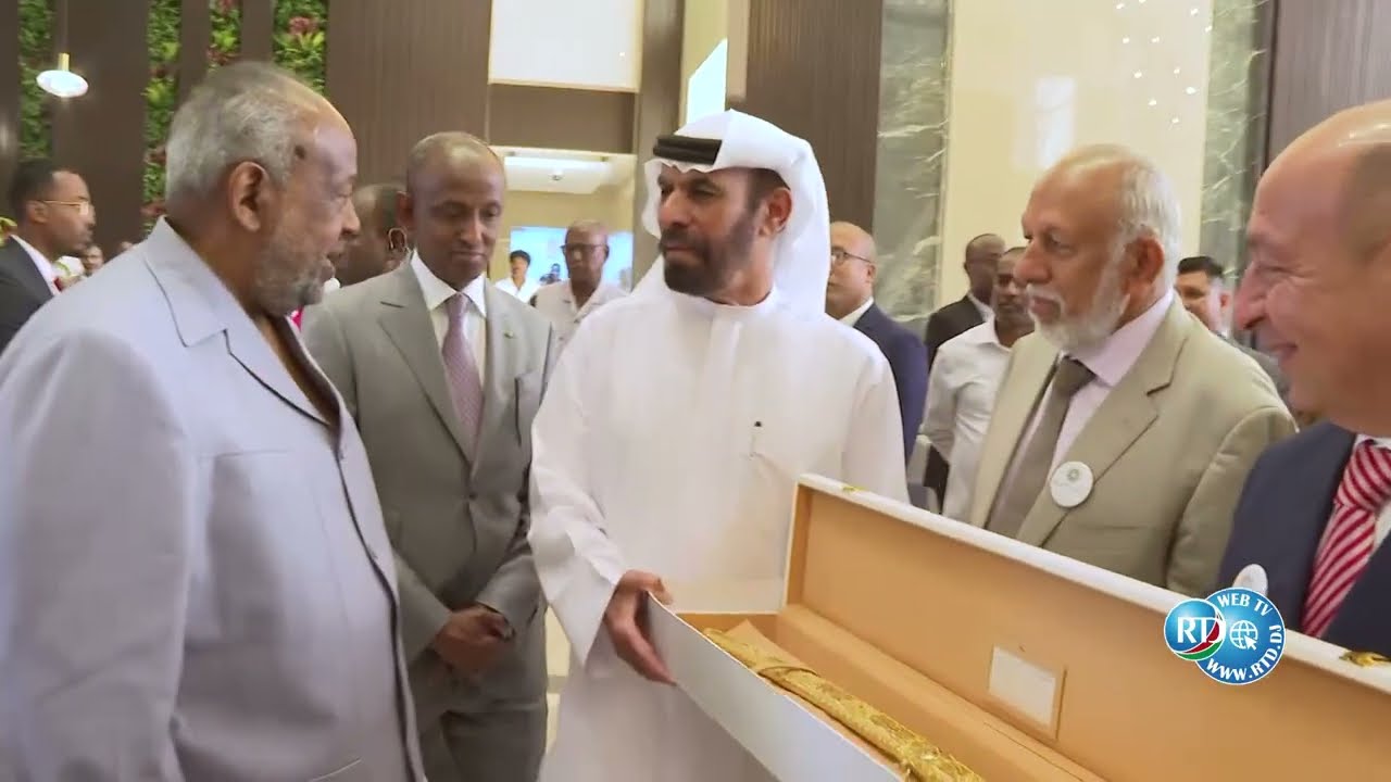 Apres l'inauguration, le president visite le prestigieux hôtel, le « Djibouti Ayla Grand Hôtel ».