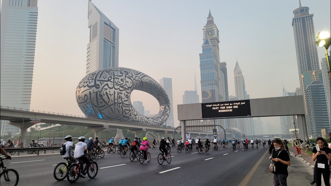 Dubai Ride cyclists pedal along Sheikh Zayed Road (Nov 5, 2021) 🇦🇪