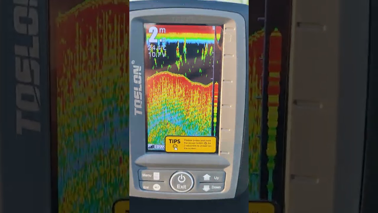 Ipilot etetőhajó -Toslon 520 halradar. www.etetohajo.com.                        @gyozoczegledi5540