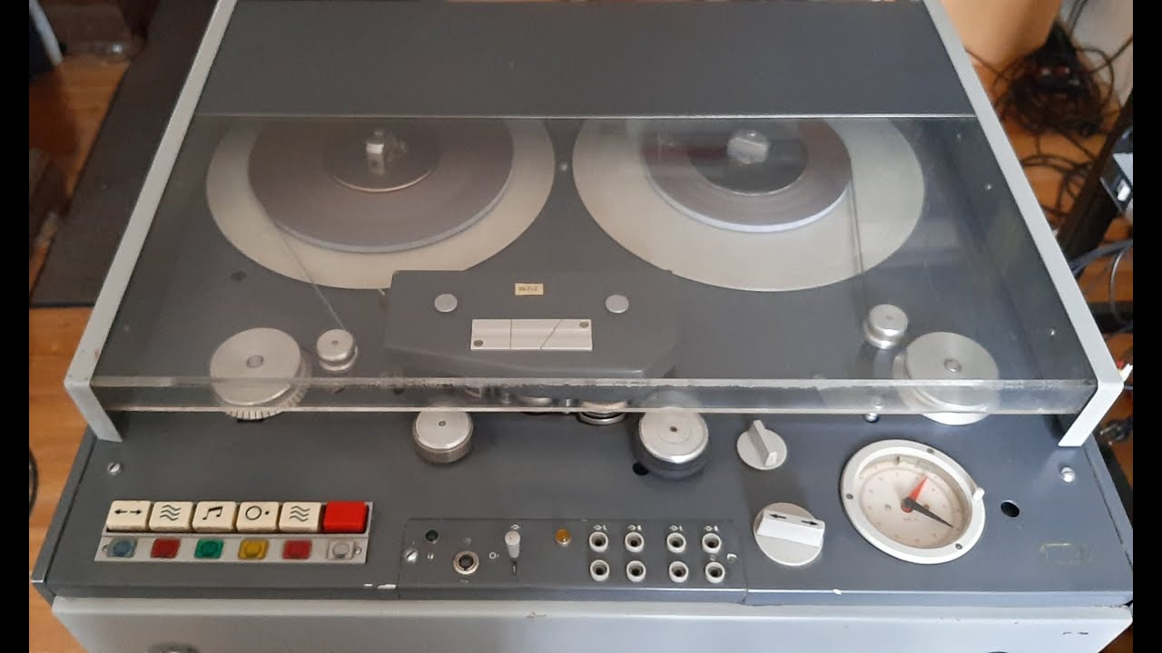 Inside outside studio tape-recorder Mechlabor-STM210