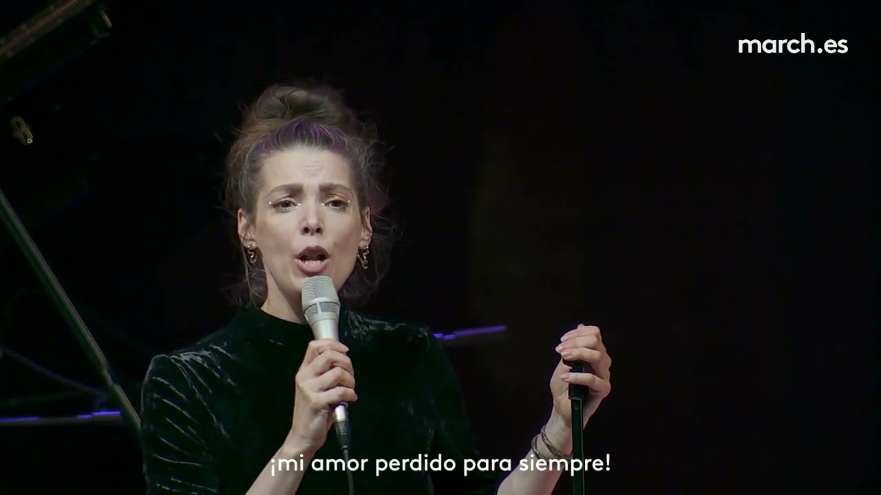 LIA PALE - I don't complain