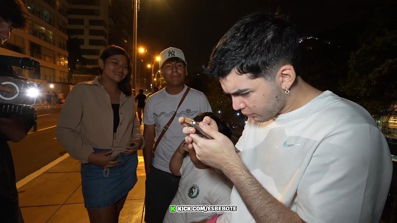 BEBOTE LE REVISA EL CELULAR A PAREJA INFIEL