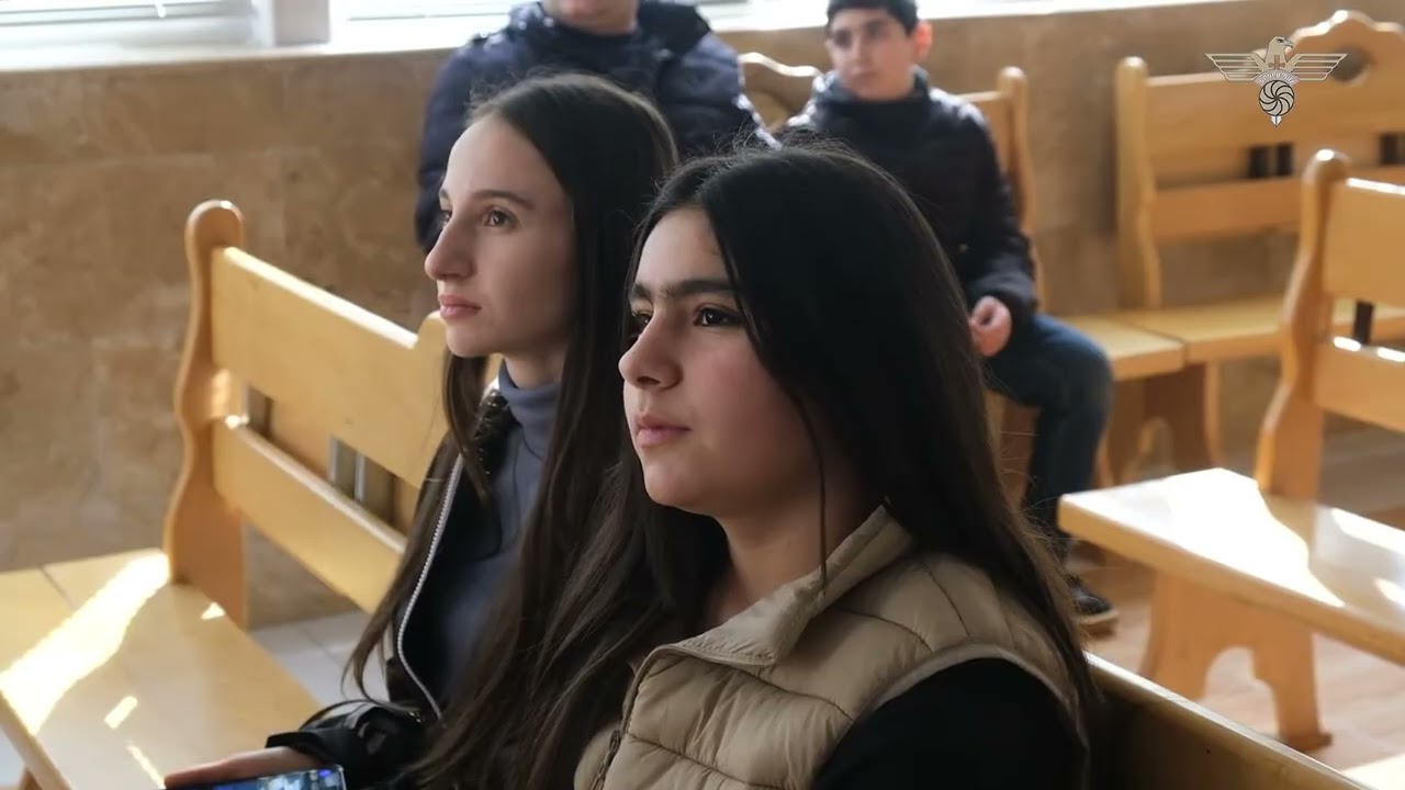 ԵԿՄ վարչություն էին այցելել տարատարիք պատանիներ։