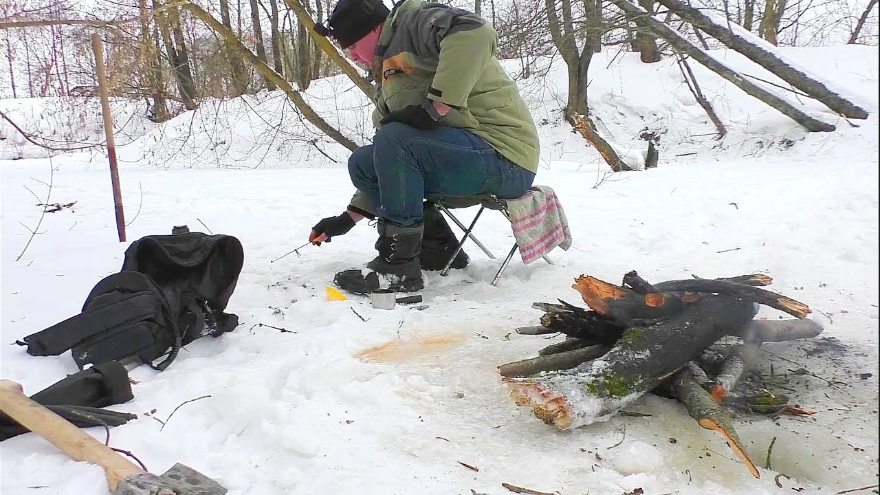 Нашёл яму  с рыбой на реке! Сильный жор рыбы. Рыбалка на дикой реке.