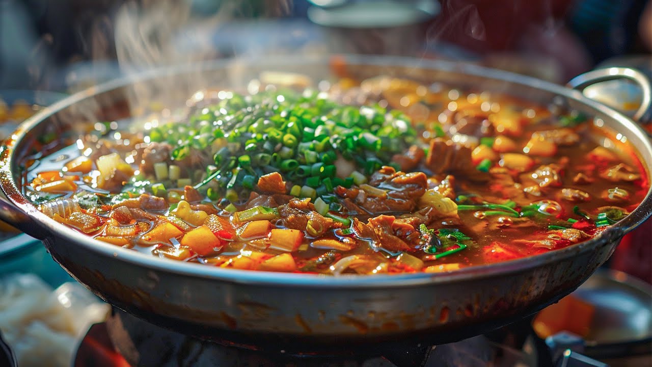 Незабываемый вкус! Тушеное мясо с говядиной и лапшой по-вьетнамски🍲КОЛЛЕКЦИЯ УЛИЧНОЙ ЕДЫ ПОЛОВИНЫ 2