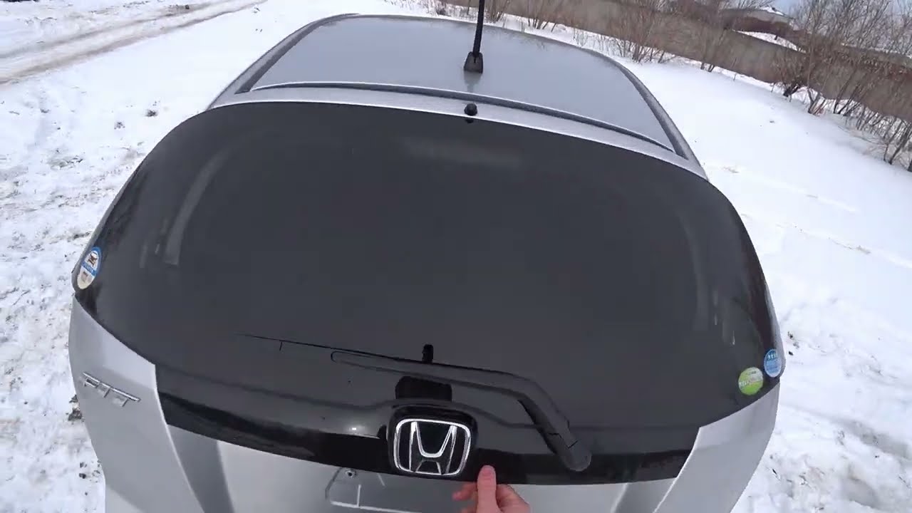 Еду от первого лица на Honda Fit с пробегом 15 000 км